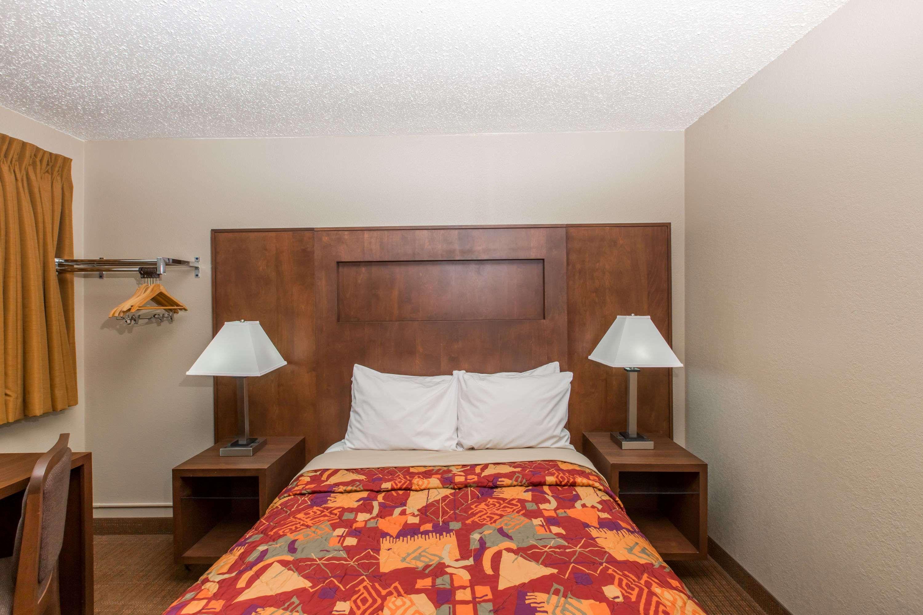 Days Inn By Wyndham Pierre Ngoại thất bức ảnh