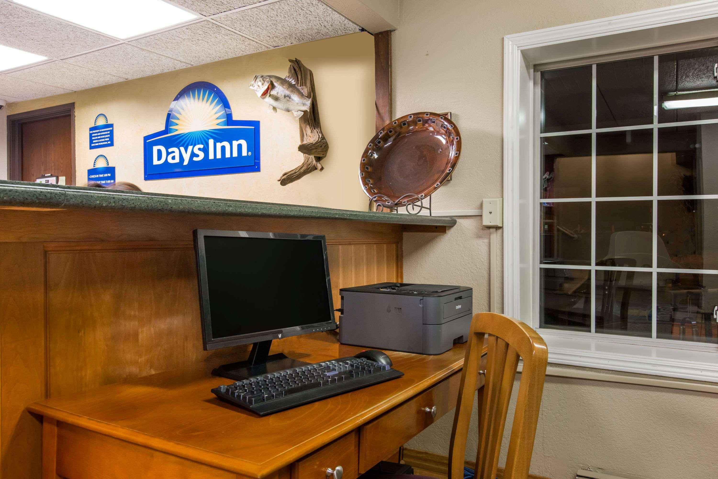 Days Inn By Wyndham Pierre Ngoại thất bức ảnh