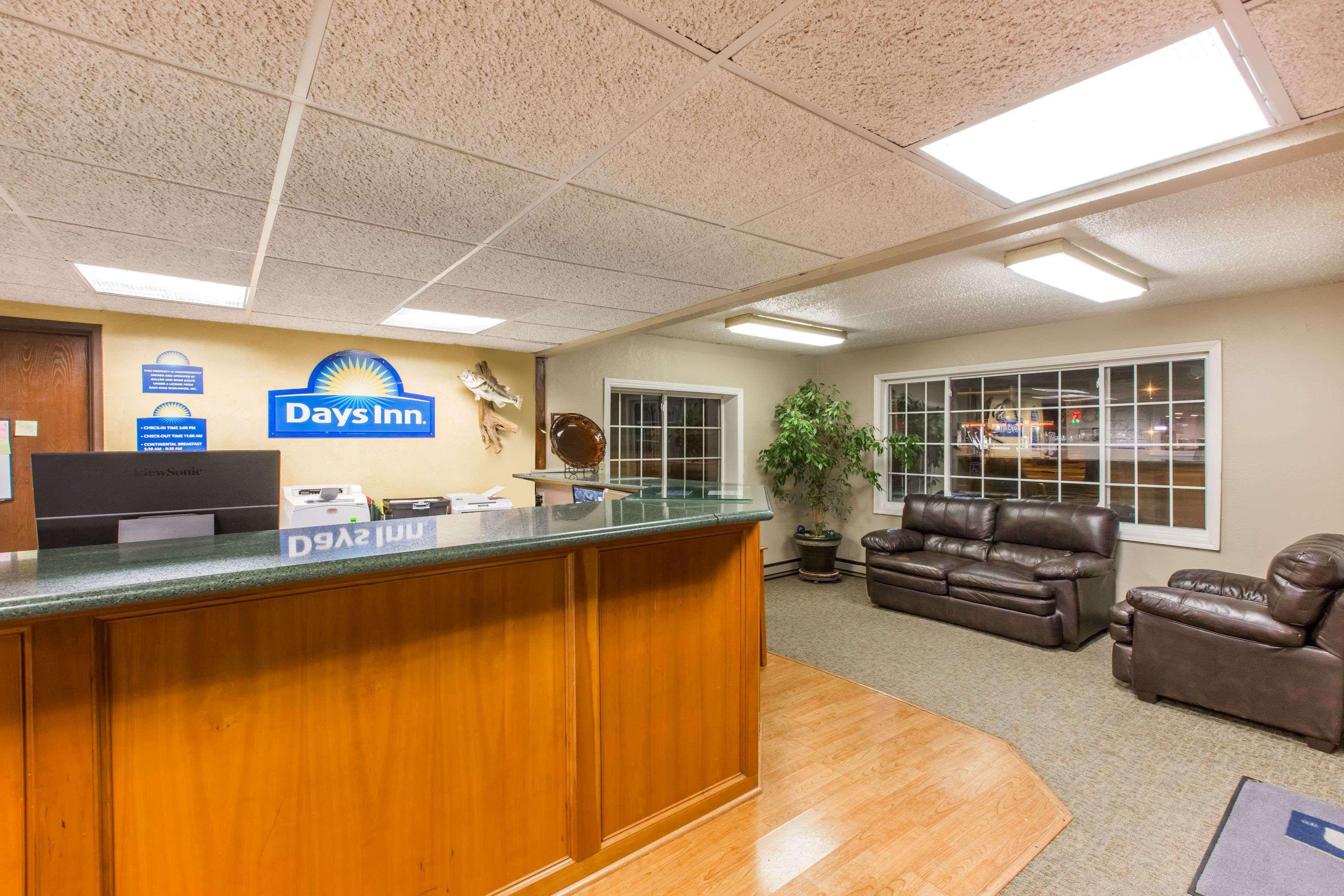Days Inn By Wyndham Pierre Ngoại thất bức ảnh
